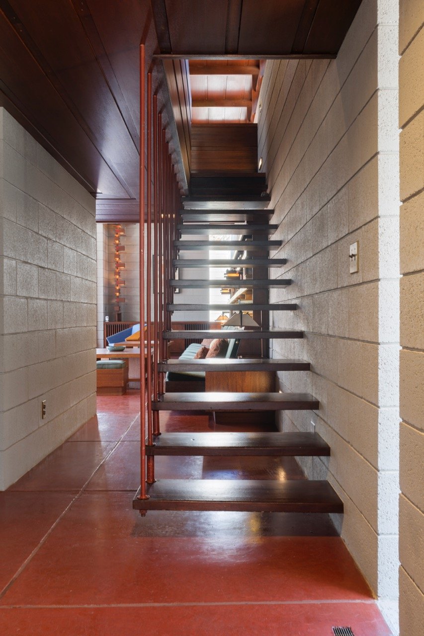 Frank Lloyd Wright - Bachman-Wilson House - staircase