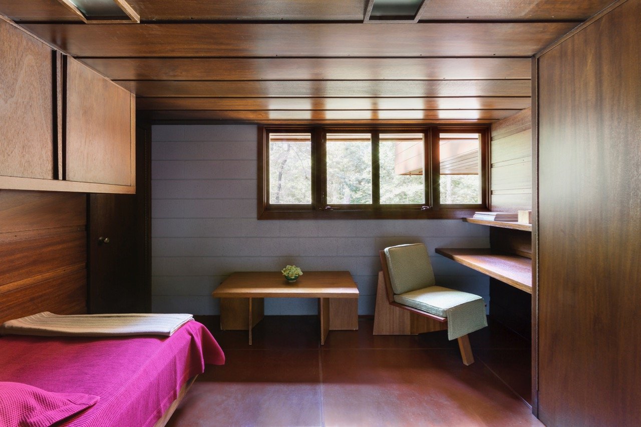 Frank Lloyd Wright - Bachman-Wilson House - guest bedroom