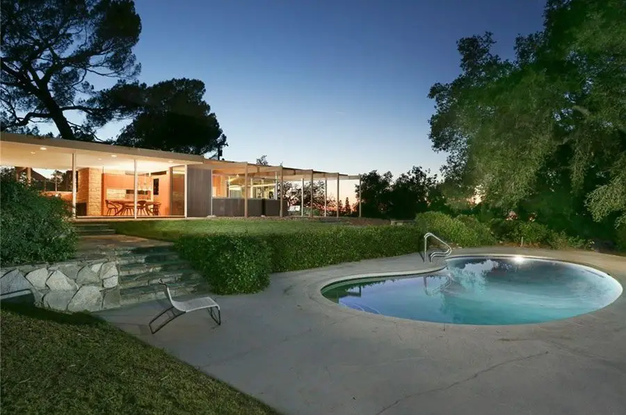 Richard Neutra - mid-century - roberts residence - front