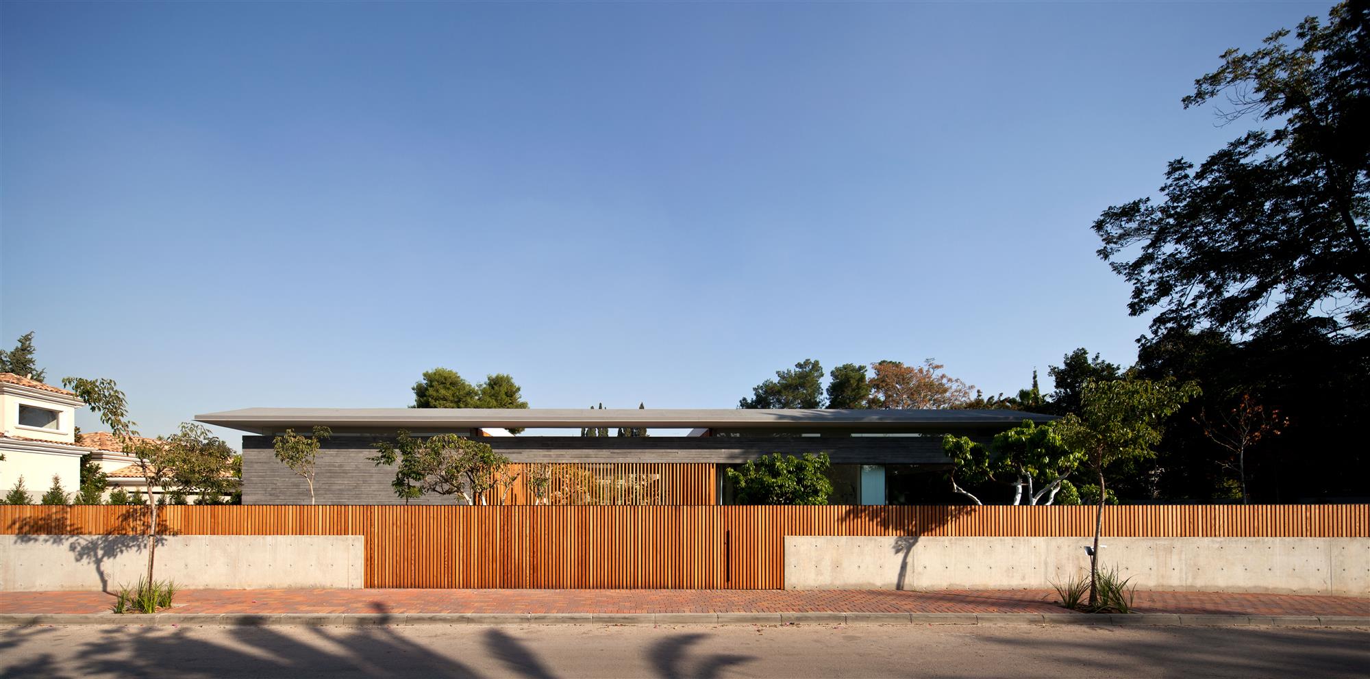 Modernist house tel aviv architect pitsou kedem - front