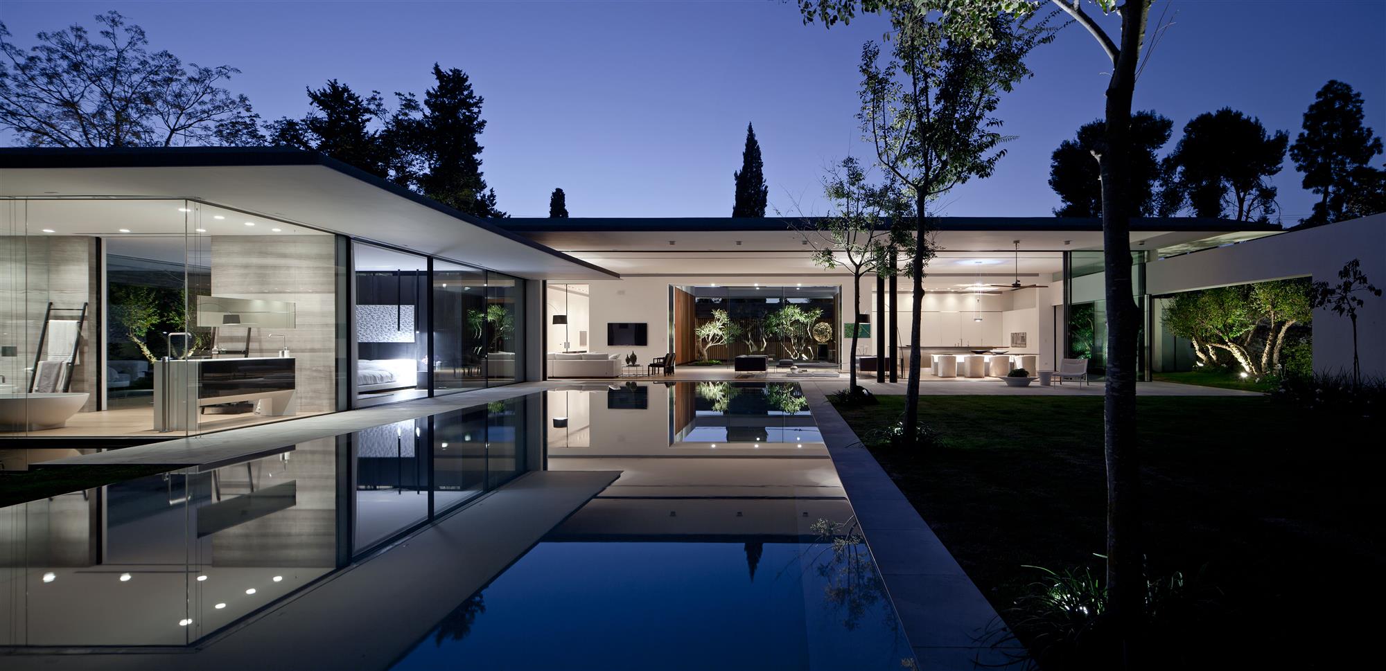 Modernist house tel aviv architect pitsou kedem - back pool