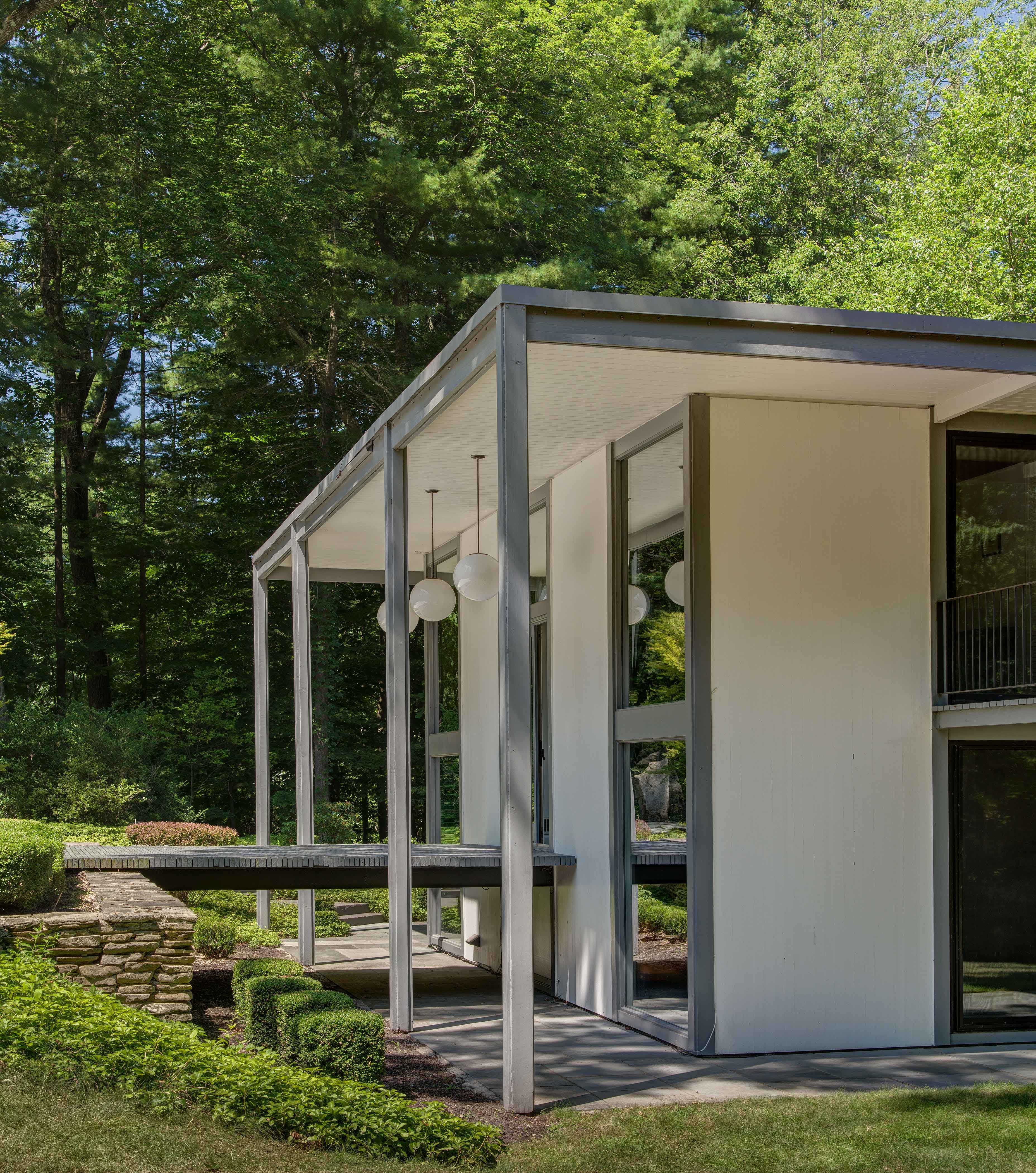 DeSilver House - John Black Lee - New Canaan - exterior side