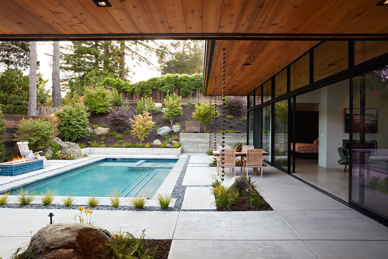 A iModern Glass Housei With a Mid Century Inspiration by 