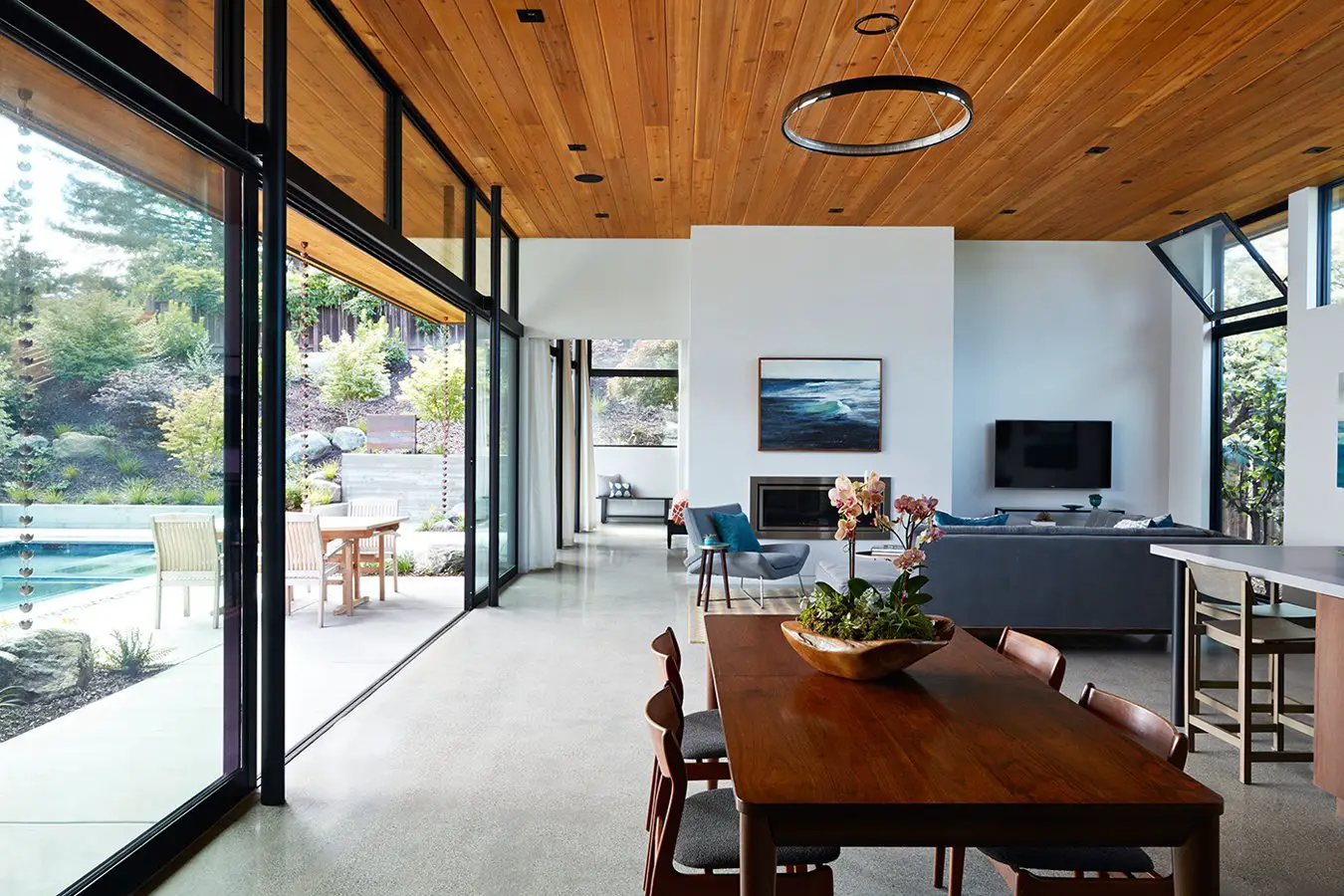 Klopf Architecture - Glass Wall House - dining area