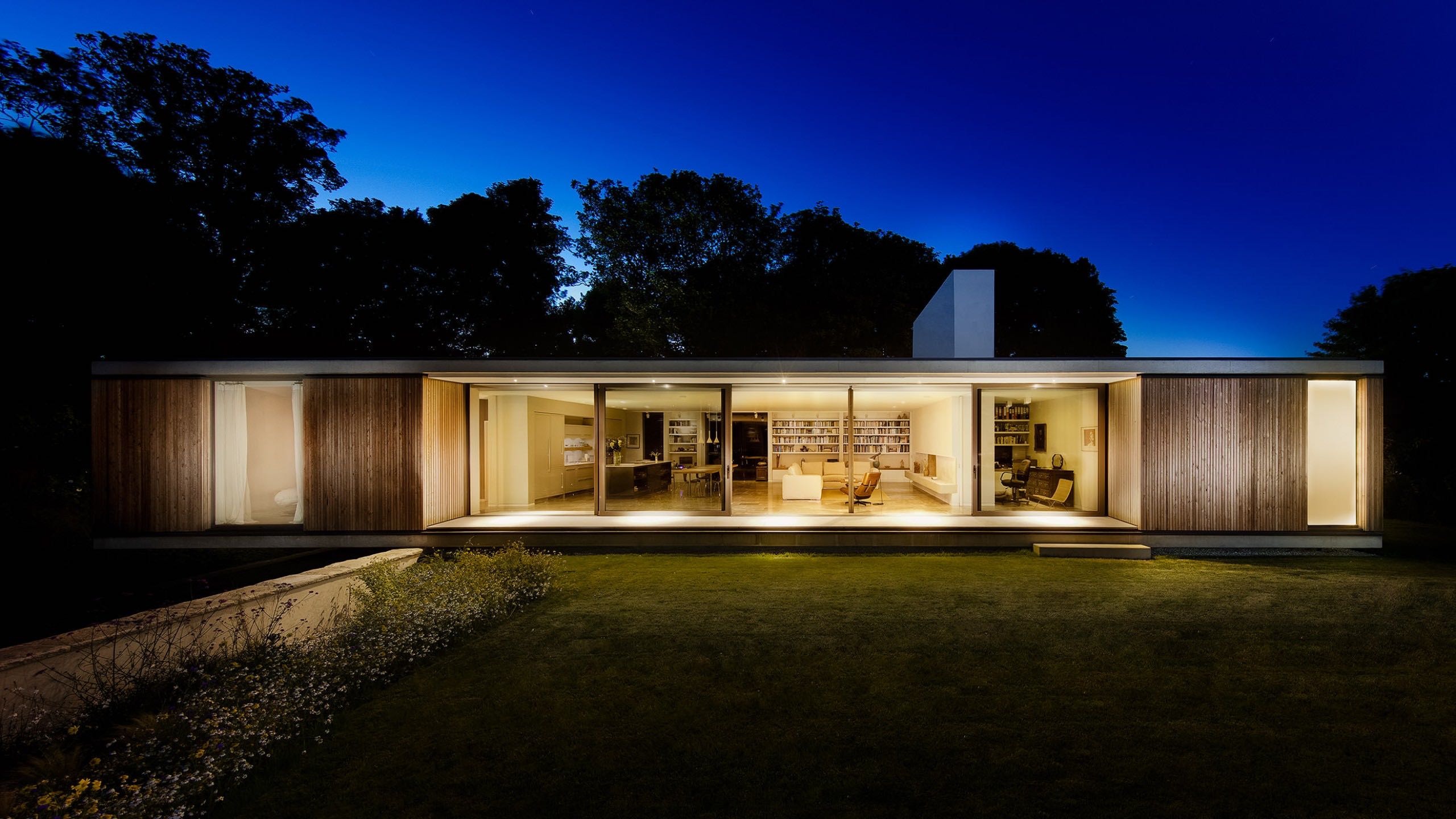 Modern house - The Quest - Strom Architects- - exterior night