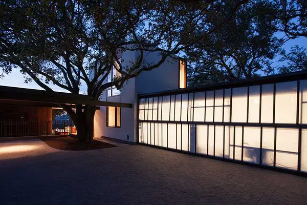 Modern house - Wilmington Gordon architects - exterior night