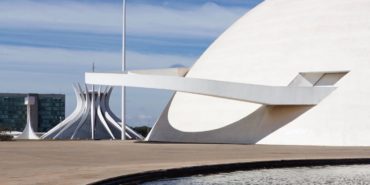 oscar niemeyer - brazilia - photo Haruo Mikami