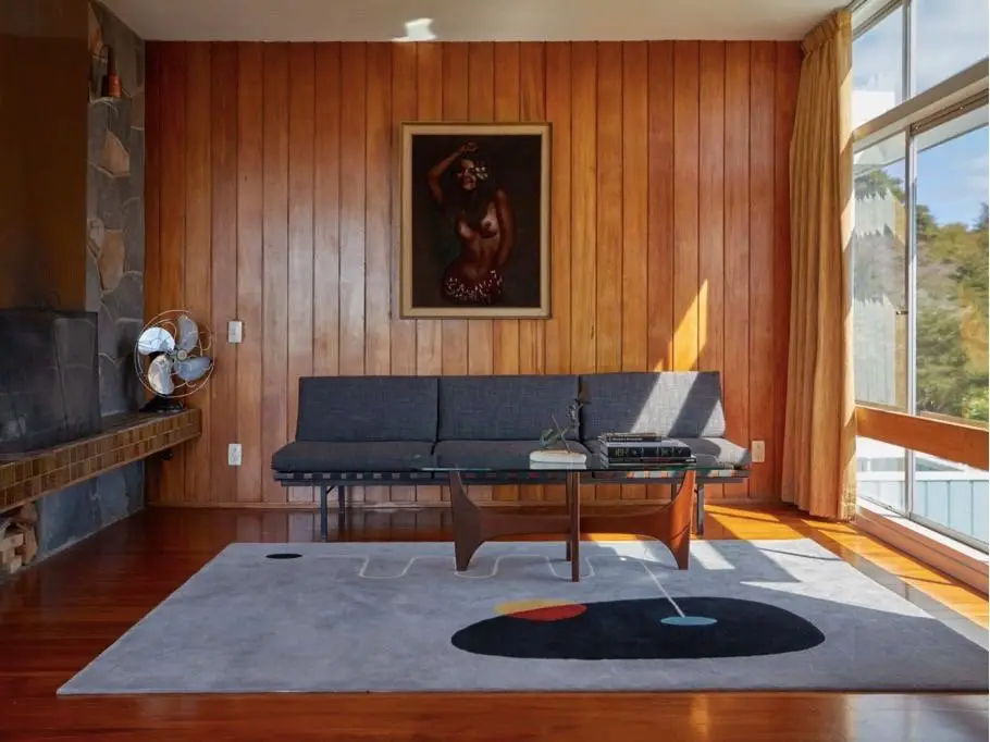 mid-century house in New Zeeland - architect Vladimir Cacala - living room