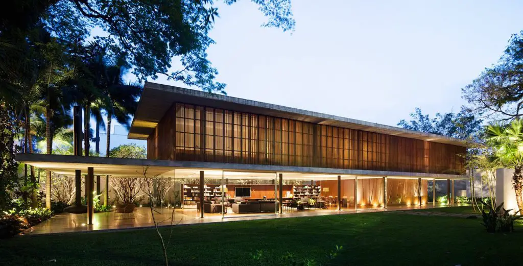 Contemporary house São Paulo - Toblerone House : Studio MK27 - exterior garden view