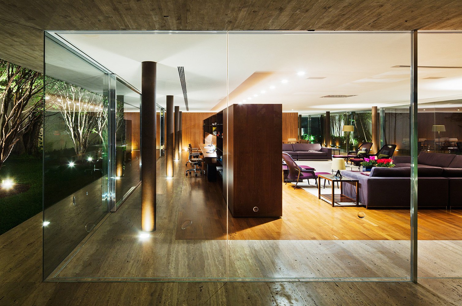 Contemporary house São Paulo - Toblerone House : Studio MK27 - exterior living room view`