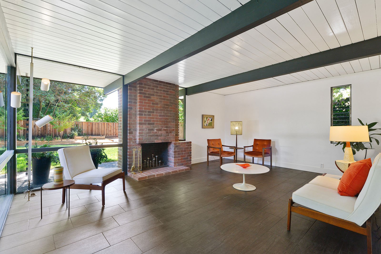 big size Eichler in Walnut Creek - living room