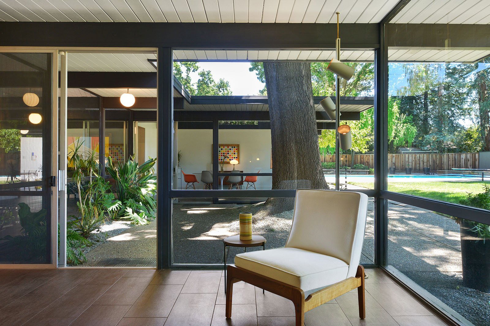 big size Eichler in Walnut Creek - living room