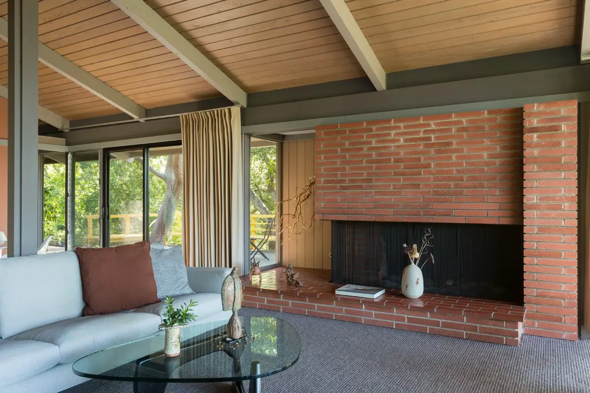 Goudzwaard Residence - Buff, Straub & Hensman - living room fireplace