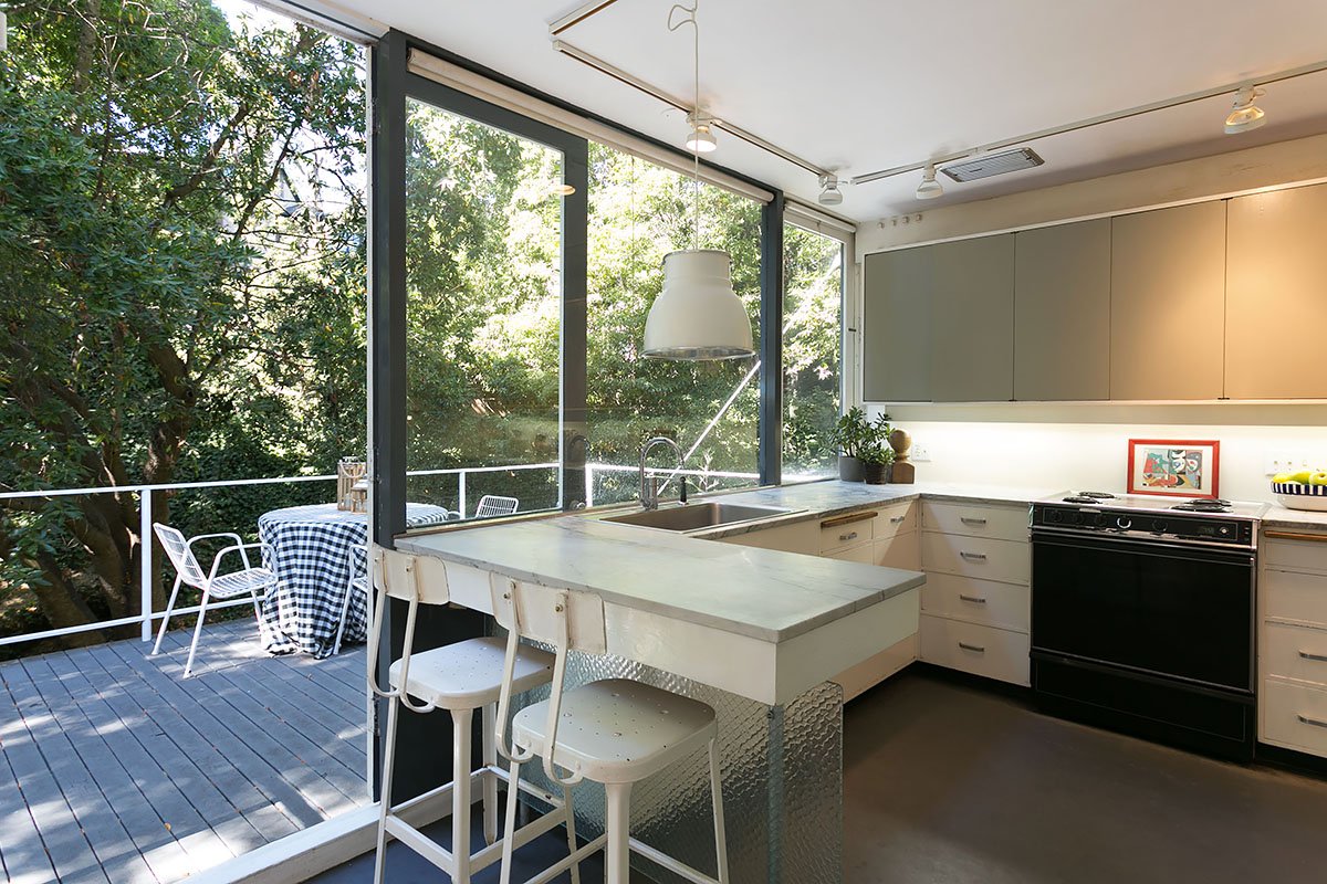 Bauhaus inspired Olsen House - kitchen