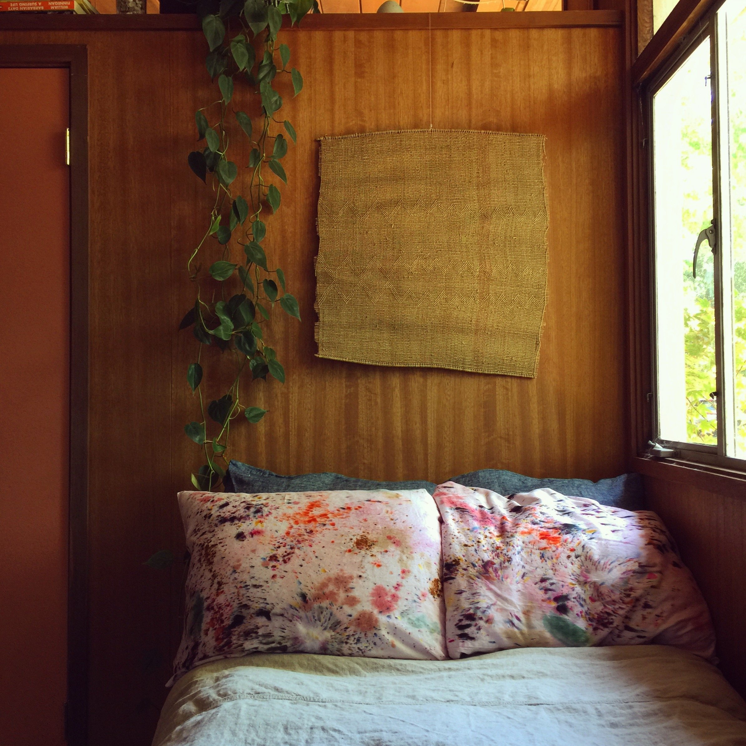 Amy Keeler - Eichler House in Palo Alto - interview - bedroom