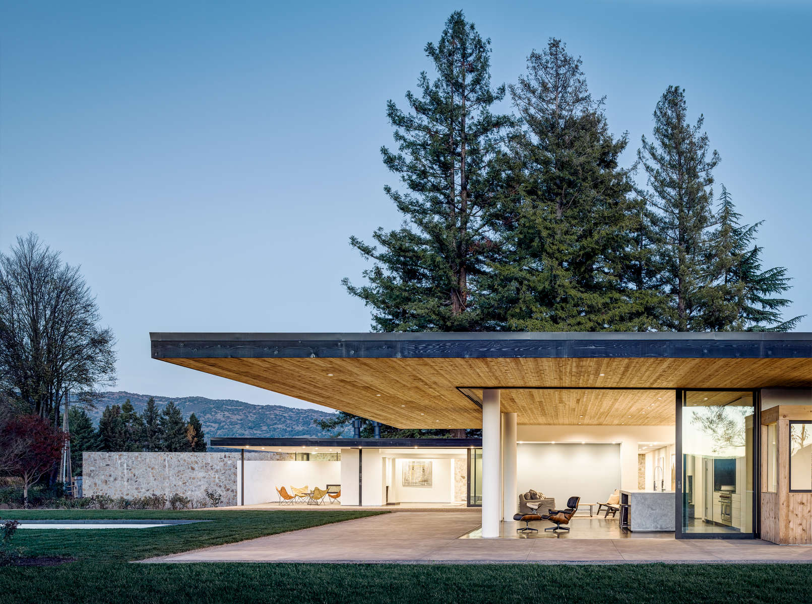 Jorgensen Design - Oak Knoll contemporary Residence - exterior night