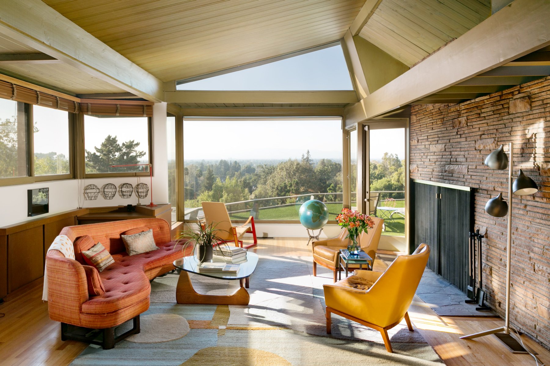 Rudolph Schindler - roxy roth residence - living room