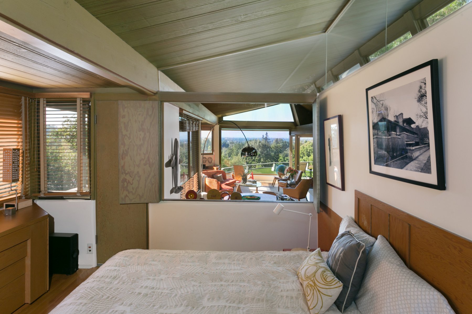 Rudolph Schindler - roxy roth residence - bedroom