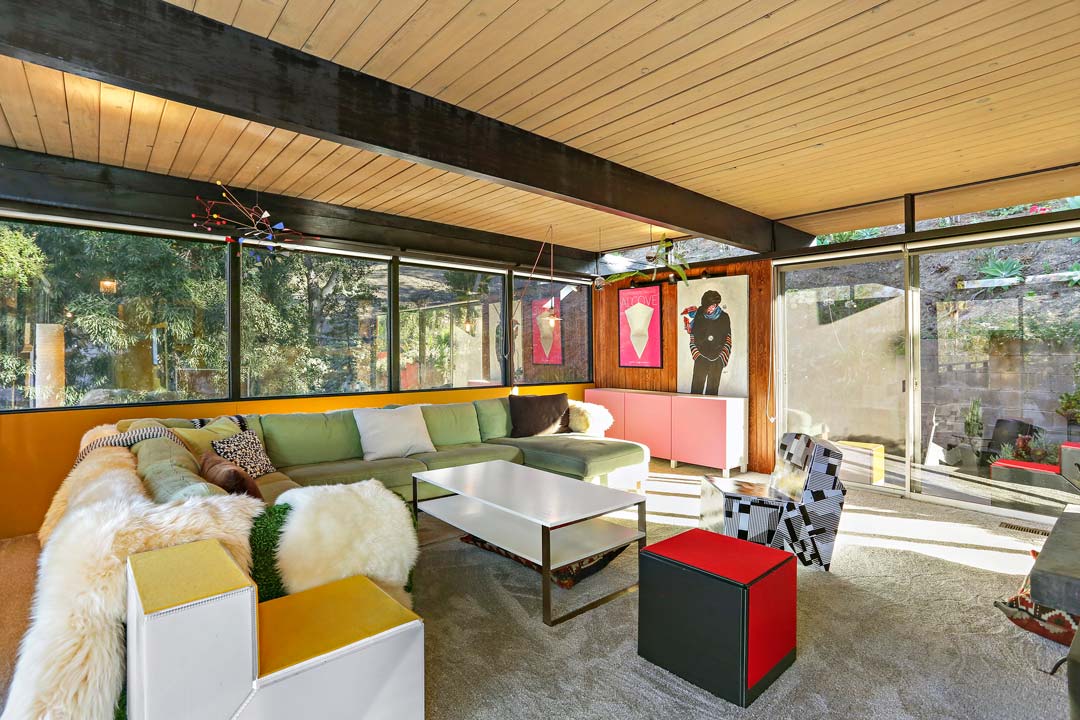 mid-century house Los Angeles - architect Dick E. Lowry - living room