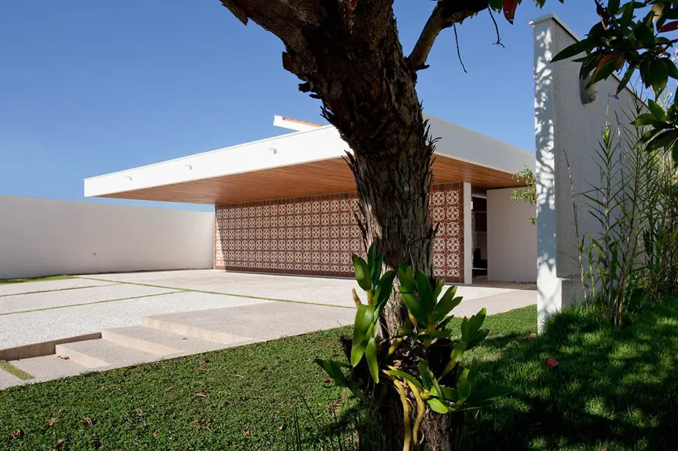 mustafa bucara - gueda residence - outside front