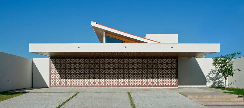 mustafa bucara - gueda residence - outside front