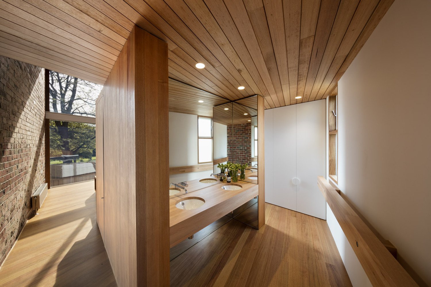 mid-century renovation in Victoria - Camberwell House - AM Architecture - bathroom