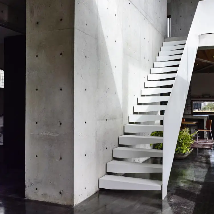 Contemporary Modernist Concrete House - Auhaus Architects - entrance