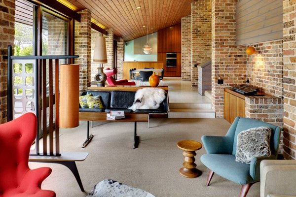 mid-century inspired in Sydney - Erby House - living room