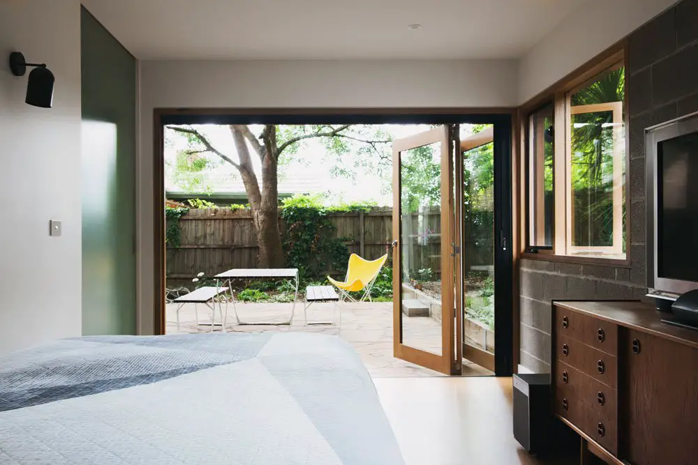 mid-century house in melbourne - Rosanna Nest architects - bedroom