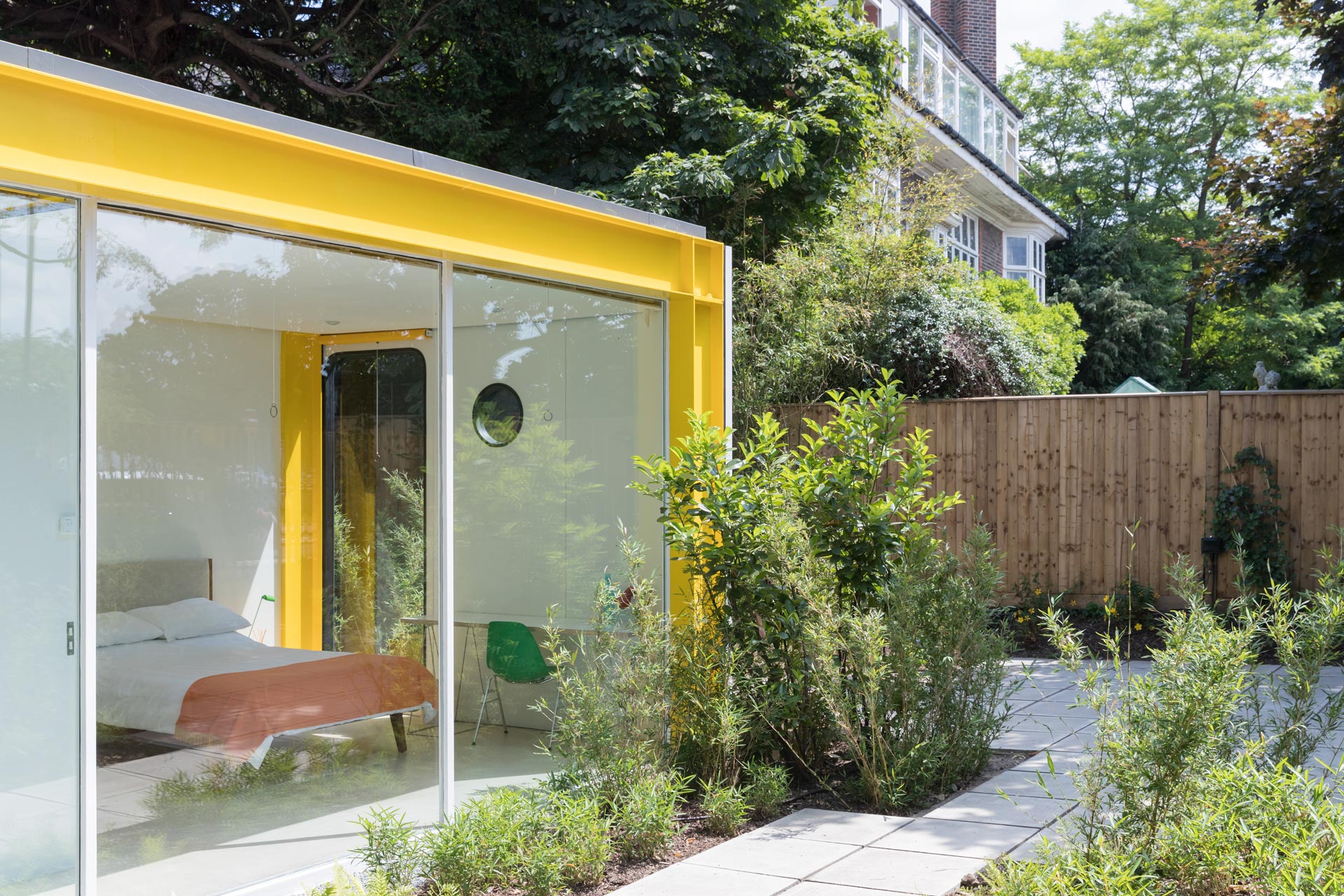 Richard Rogers - Parkside - renovation - bedroom outside