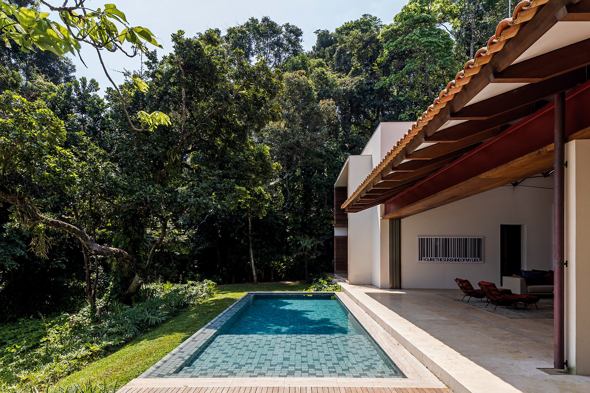 contemporary beach house - architect gui mattos - residencia conchas - pool