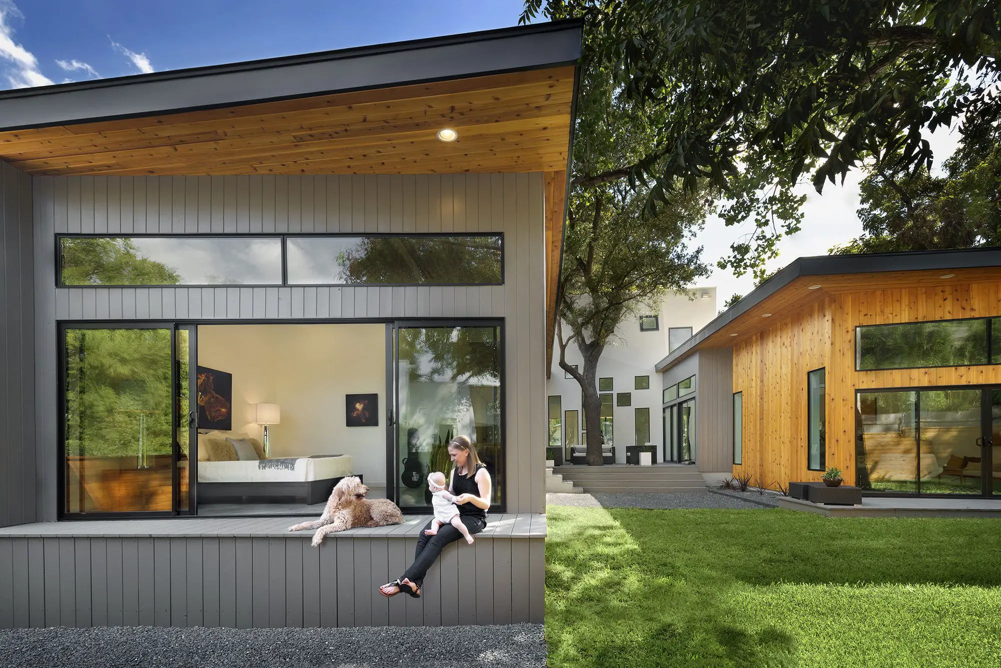 Austin Modern Tree House - Matt Fajkus Architecture - backyard oak tree view