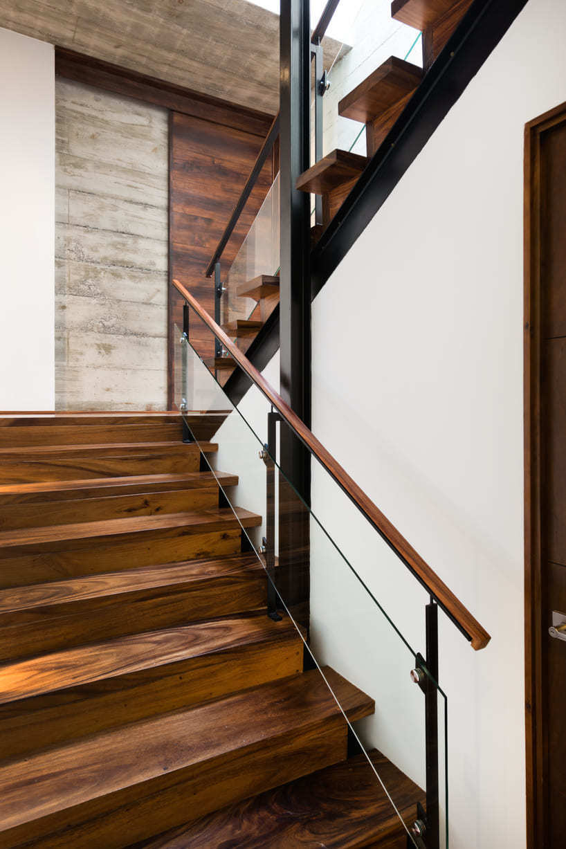 LP1 House - Paz Arquitectura - staircase