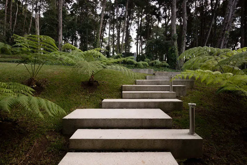 LP1 House - Paz Arquitectura - concrete steps