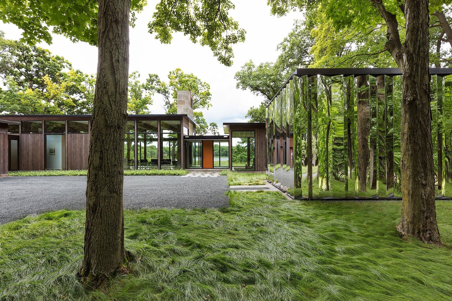 Modernist Woodland House - Altus architecture - front view