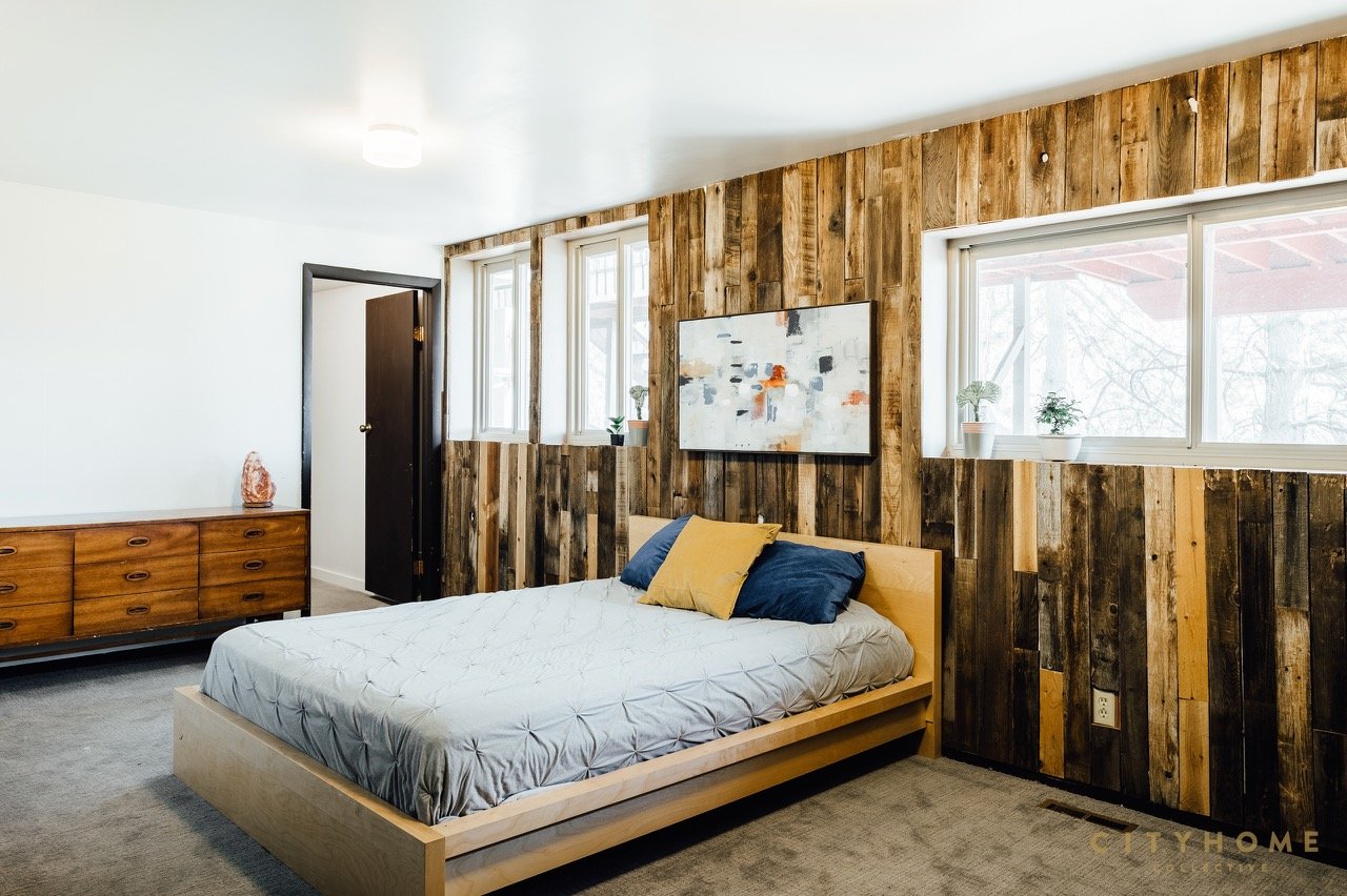 mid-century house for sale in Utah - bedroom