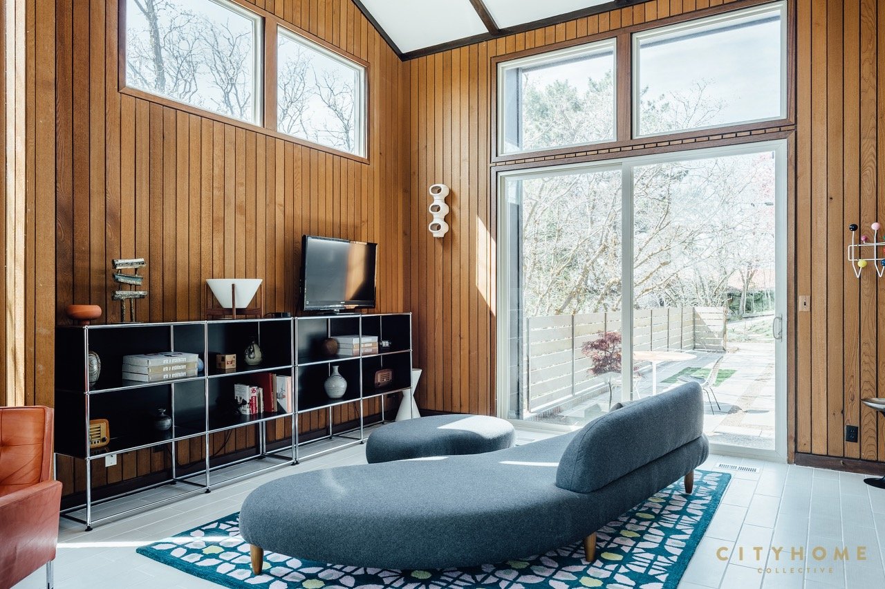 mid-century house for sale in Utah - view on the living room