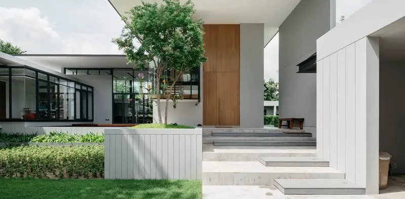 Ratchada Modernist House - exterior