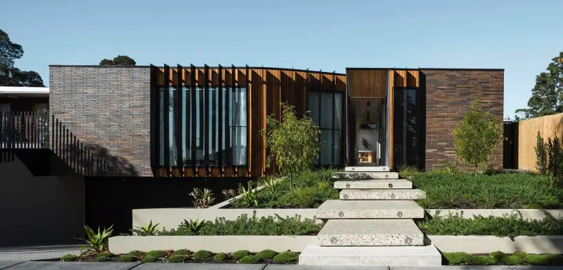 FIGR architects - Courtyard House - cover photo