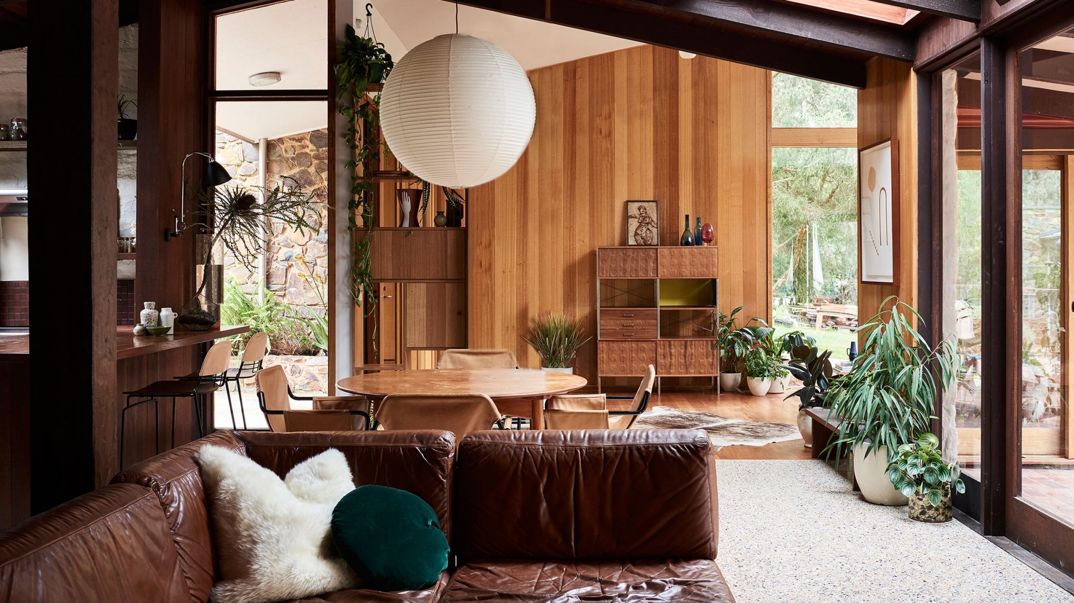 mid century modern Warrandyte Home - living room