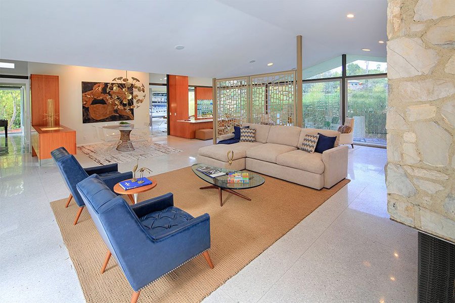Mid Century Modern house - Thornton Abell - living room