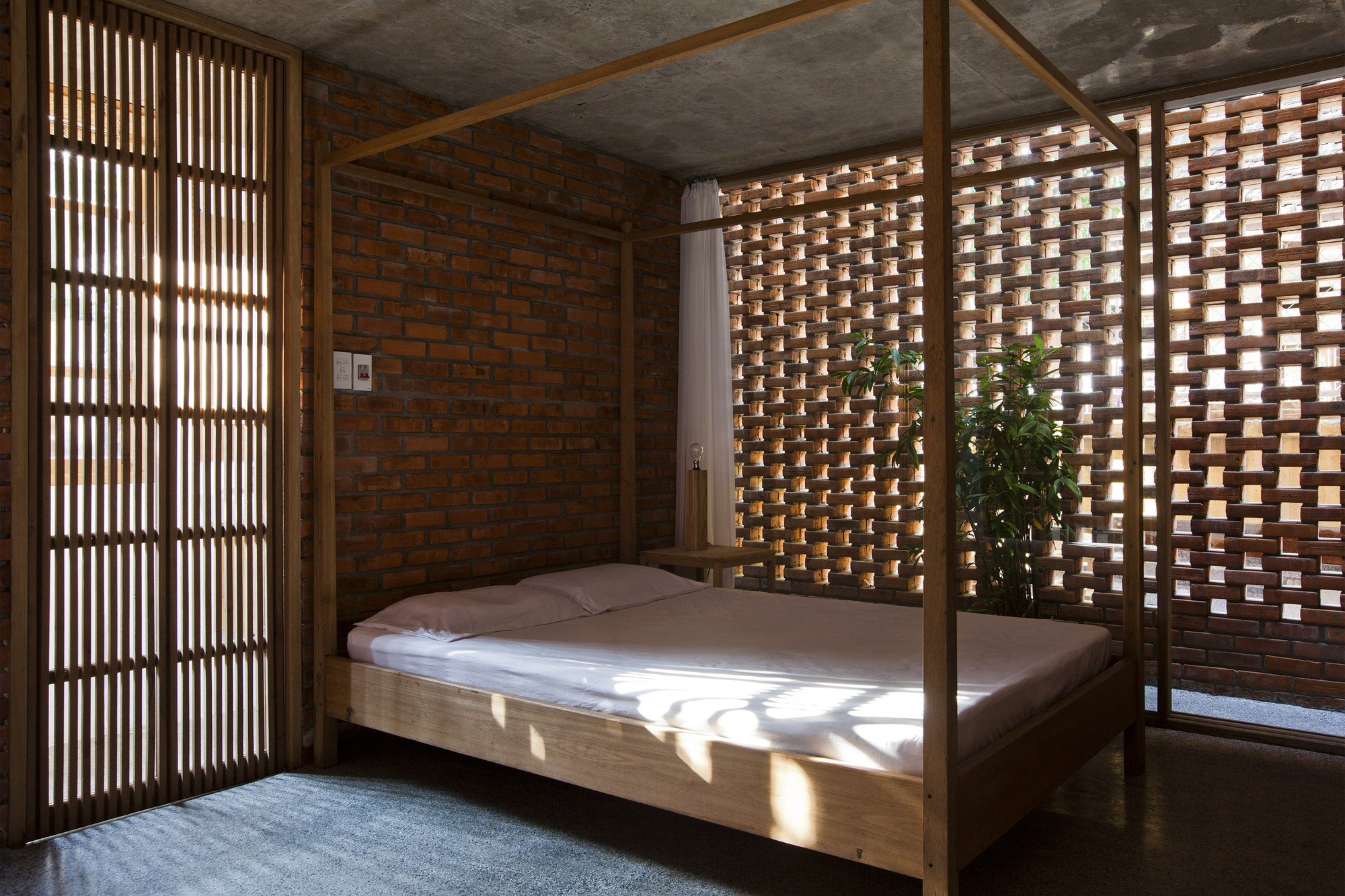 Termitary Modern Brick House - bedroom 2