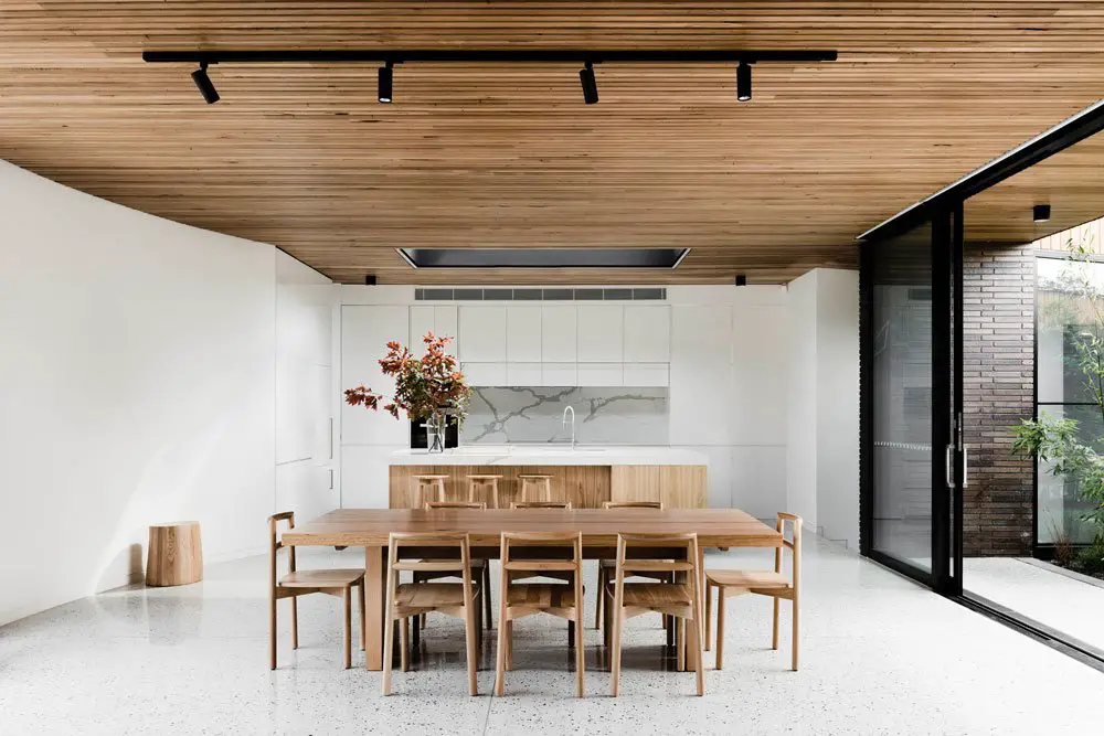 FIGR architects Courtyard House dining area 2