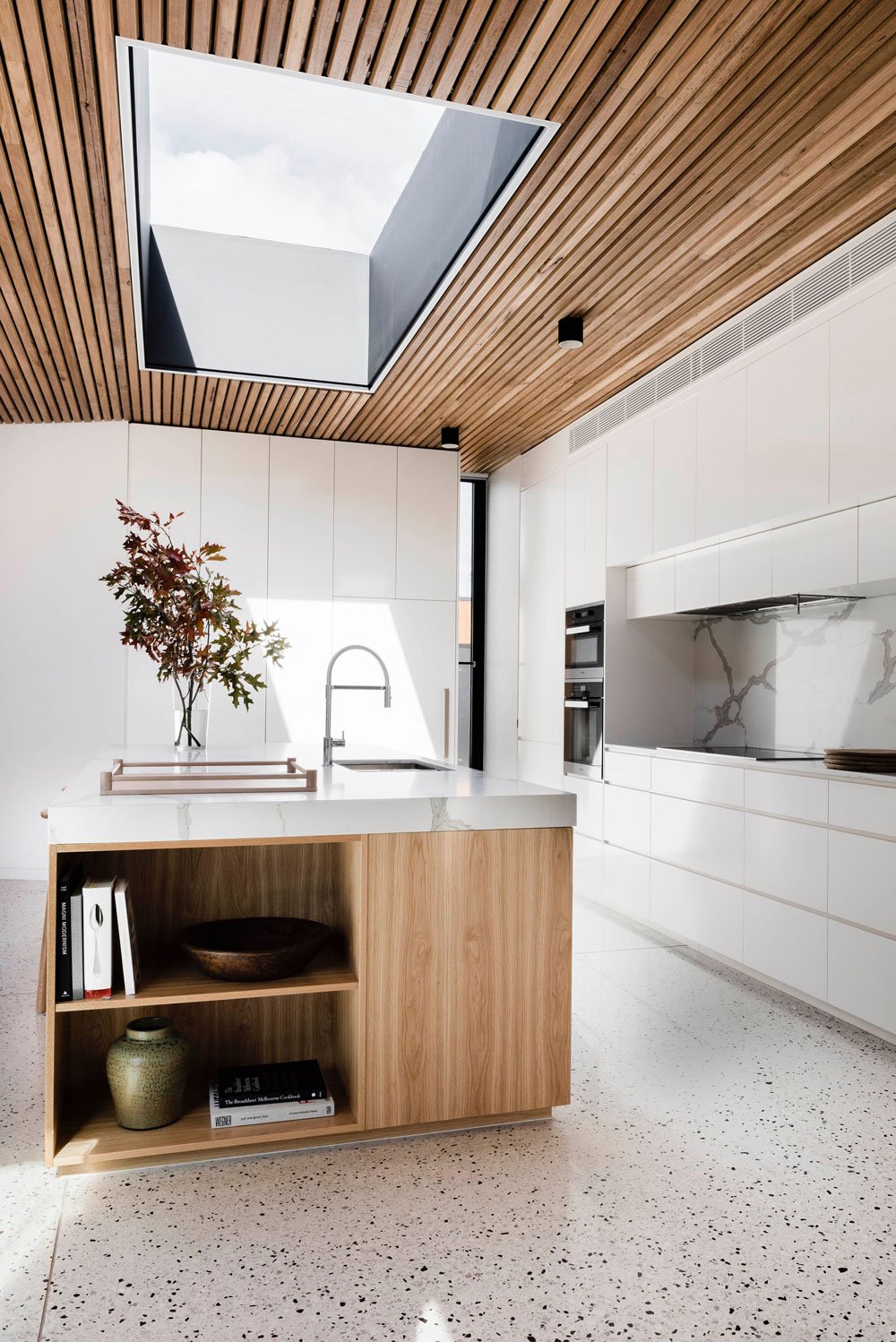 FIGR architects Courtyard House kitchen