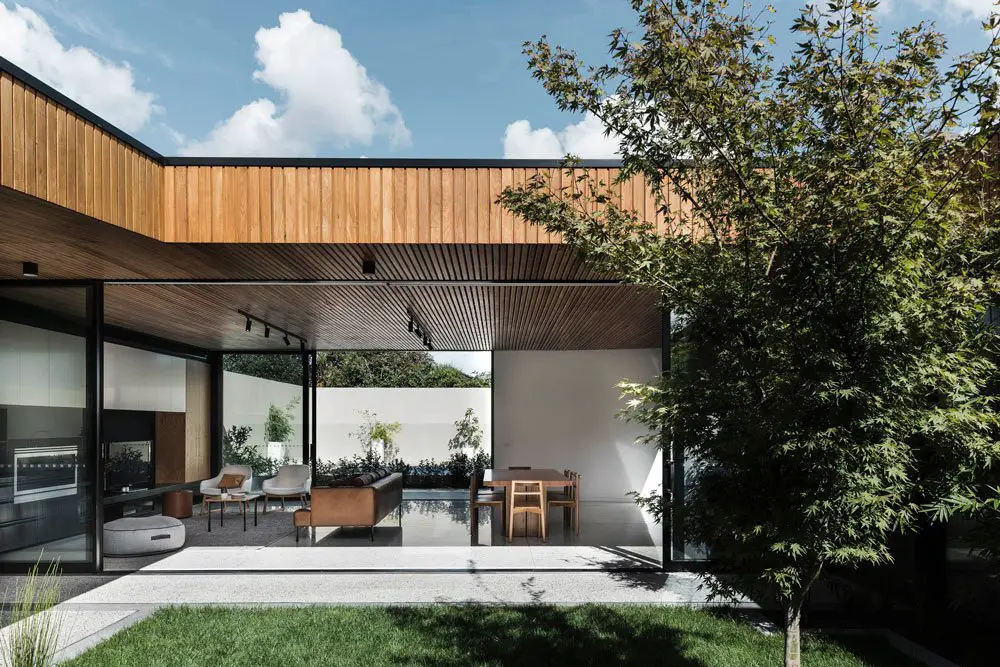 FIGR architects Courtyard-House patio