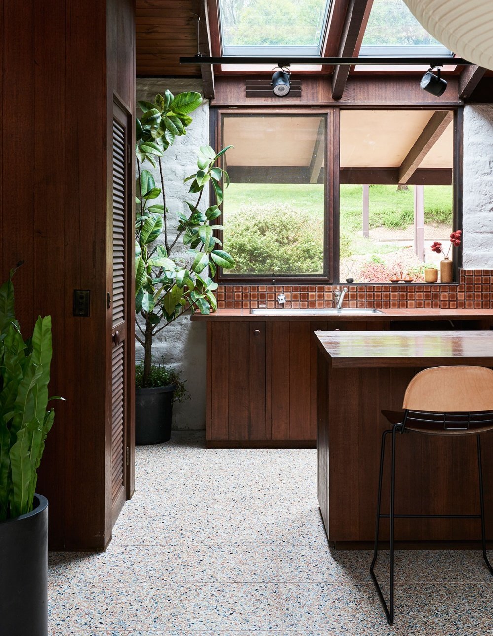 mid century modern Warrandyte Home - dining area 3