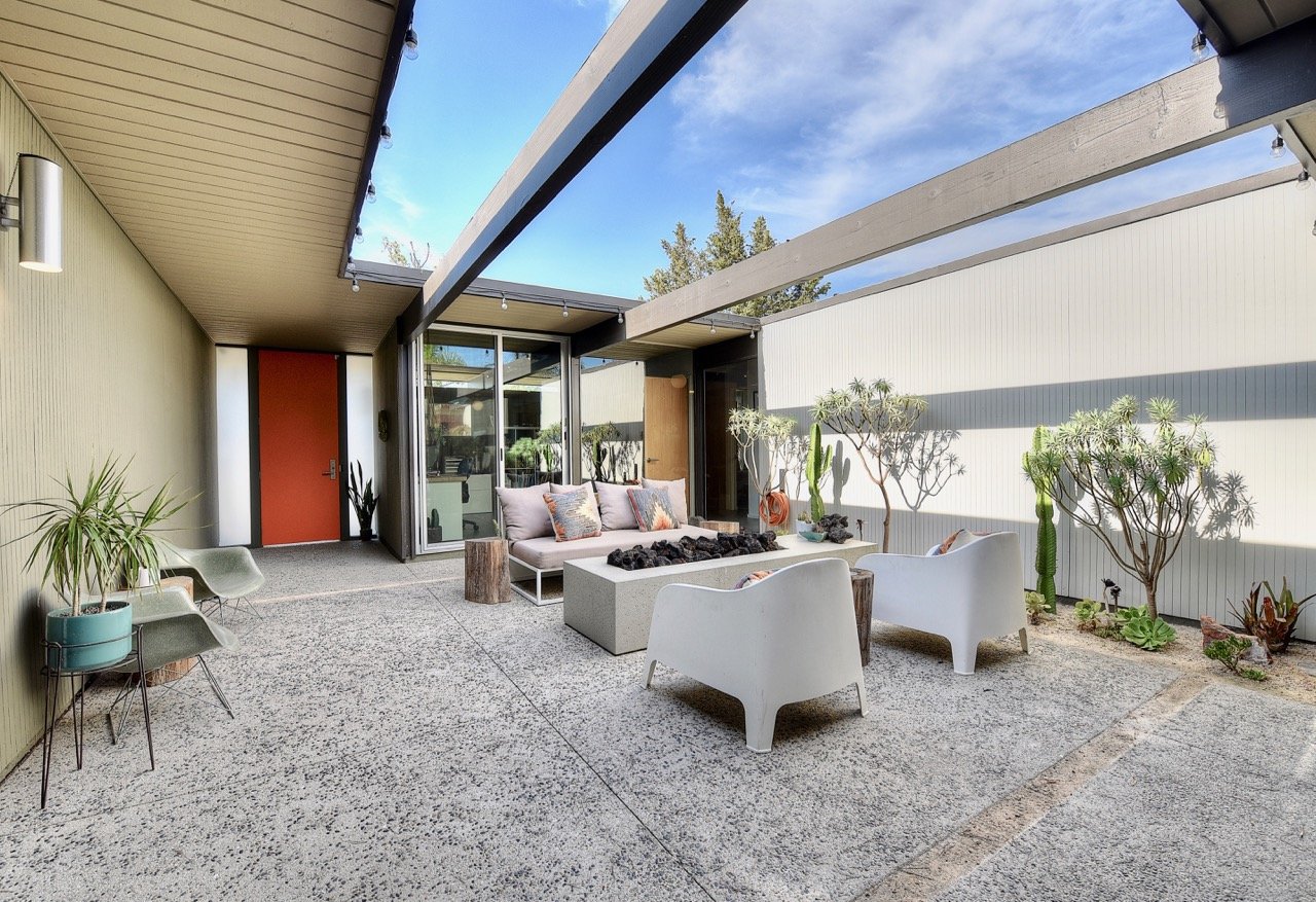 Eichler home in Orange County - patio