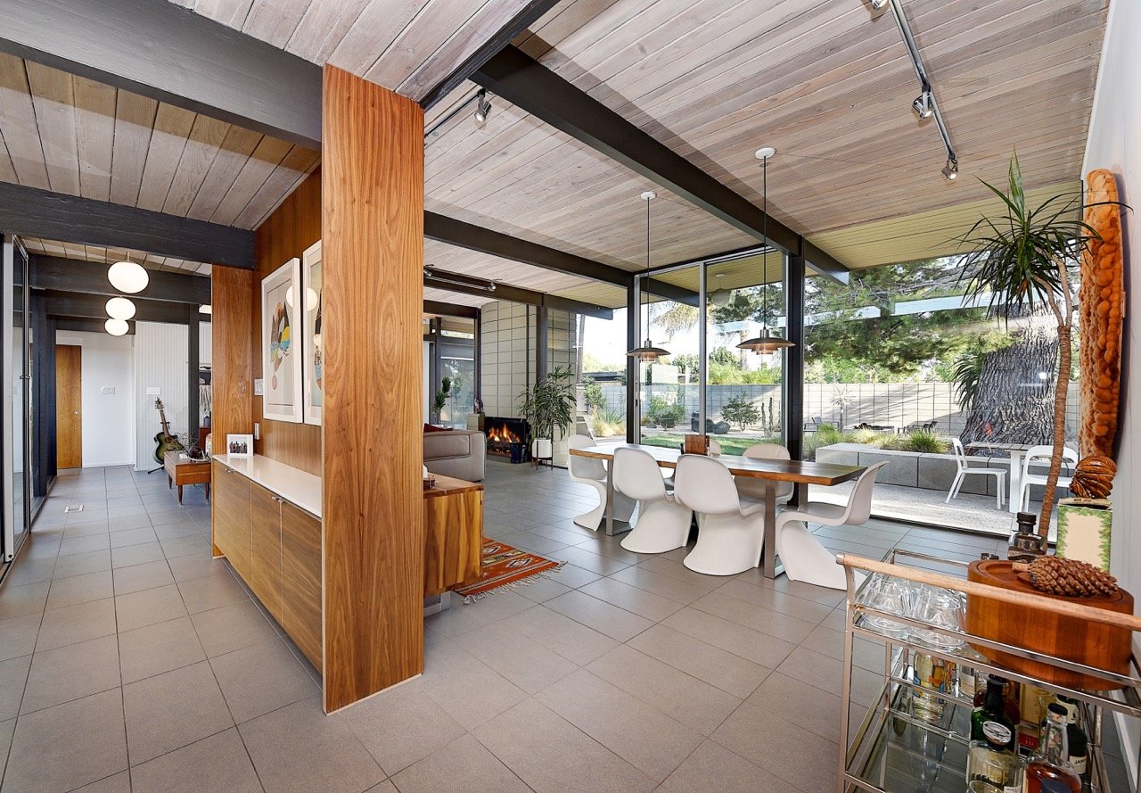 Eichler home in Orange County - dining area