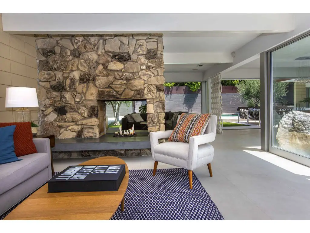 1959 midcentury home in Los Angeles - fire-pit living room