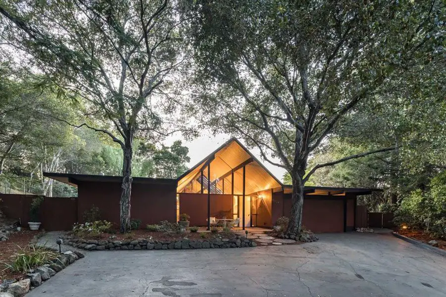 Eichler house Palo Alto Hills_exterior front